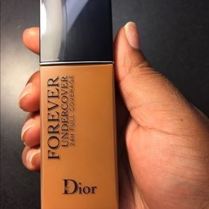 Dior skin forever undercover 24 Hour full coverage